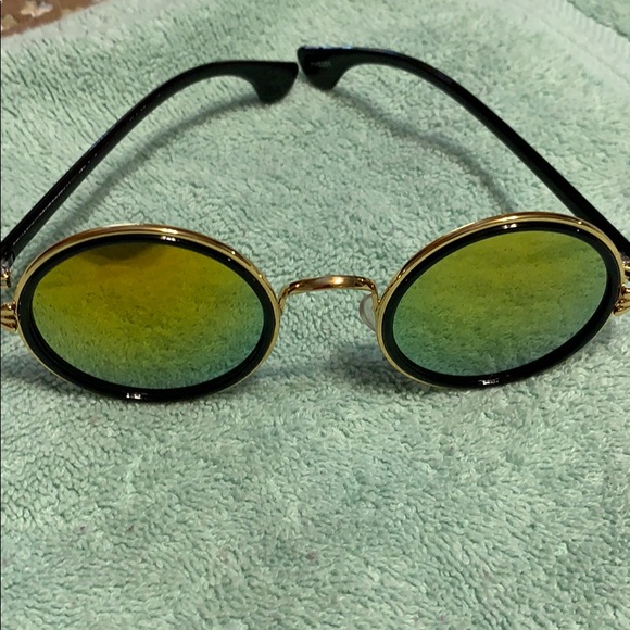 MIRRORED ROUND SUNGLASSES - Picture 7 of 8